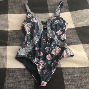 Oneill one piece bathing suit